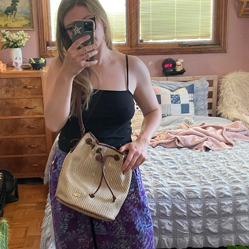 Liz Claiborne bucket bag purse - Picture 3 of 5